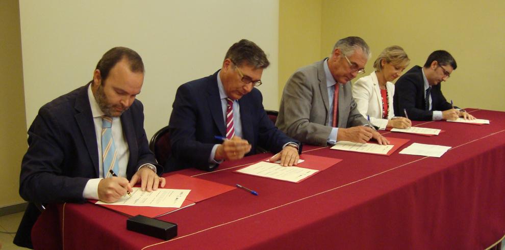 Gobierno de Aragón, la Obra Social de Ibercaja, Aramón y la Federación de Montaña suscriben el convenio “Montañas Seguras 2014”