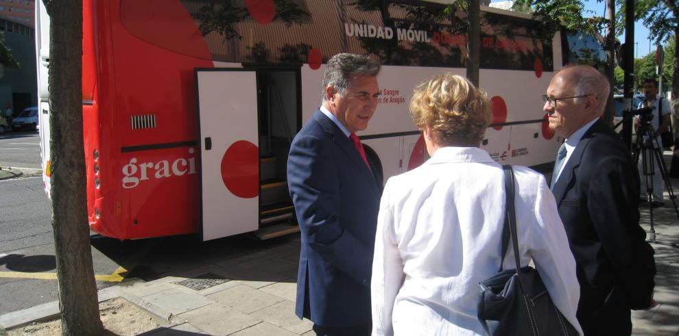 El nuevo autobús de donaciones del Banco de Sangre y Tejidos de Aragón sale a la calle