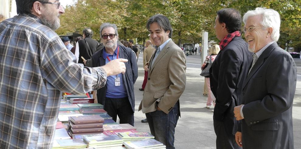 Los editores aragoneses sacan sus publicaciones a la calle