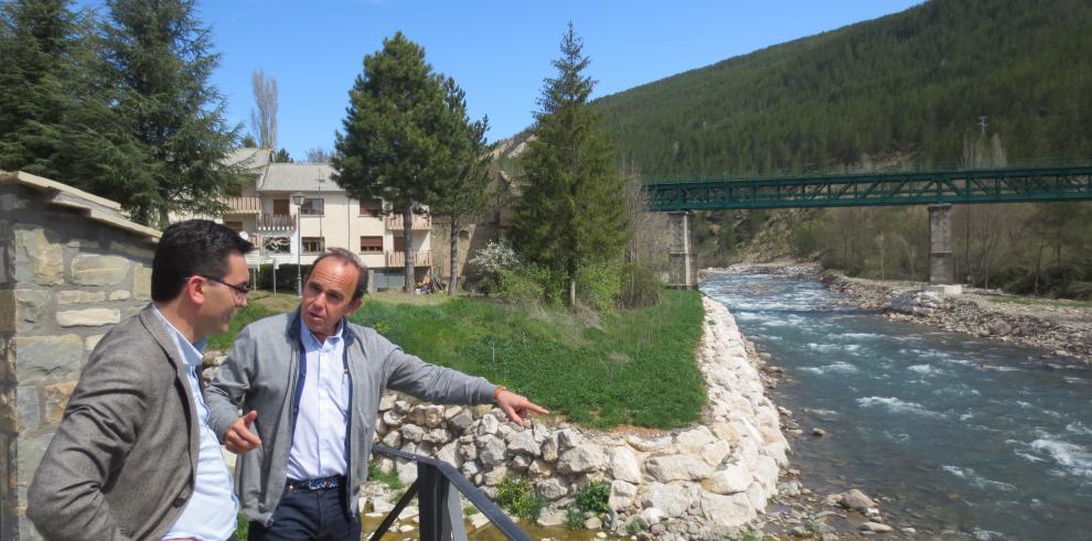 El Gobierno de Aragón invierte un millón de euros en reparar infraestructuras en el medio forestal de la Jacetania