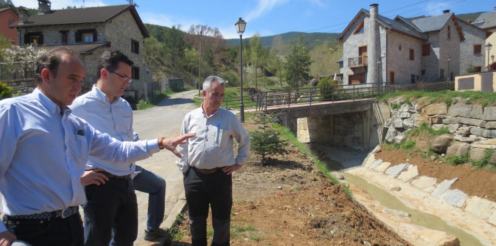 El Gobierno de Aragón invierte un millón de euros en reparar infraestructuras en el medio forestal de la Jacetania