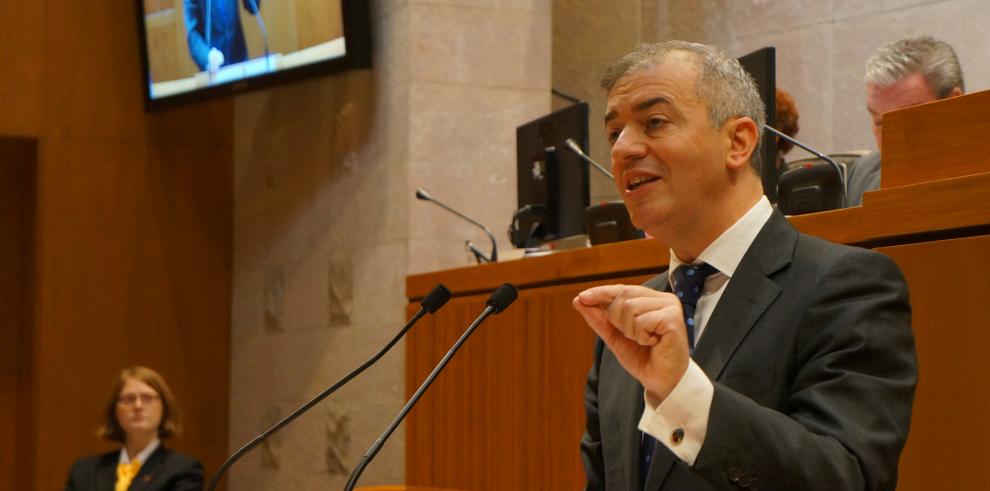 La bajada de impuestos impulsada por el Gobierno de Aragón para 2015 incentivará el consumo, la inversión y la creación de empleo 