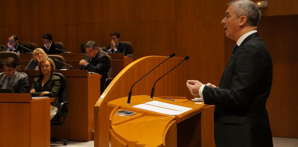 La bajada de impuestos impulsada por el Gobierno de Aragón para 2015 incentivará el consumo, la inversión y la creación de empleo 