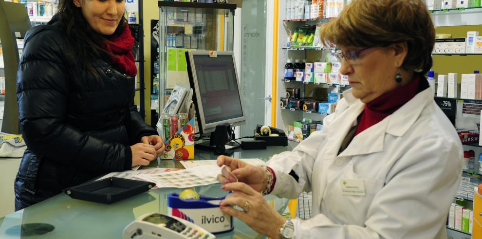 Aragón ahorra 65,4 millones de euros en farmacia en un año