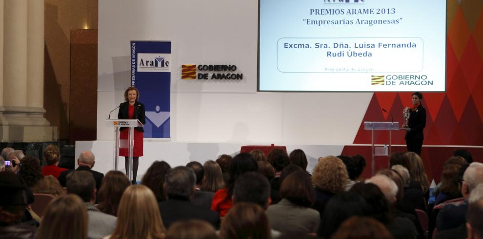 La Presidenta de Aragón apuesta por que los principios de mérito y capacidad se tengan en cuenta para ocupar puestos de trabajo 