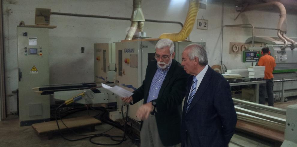 Francisco Bono recuerda en su viaje a Ateca la necesidad de apoyar a las empresas locales