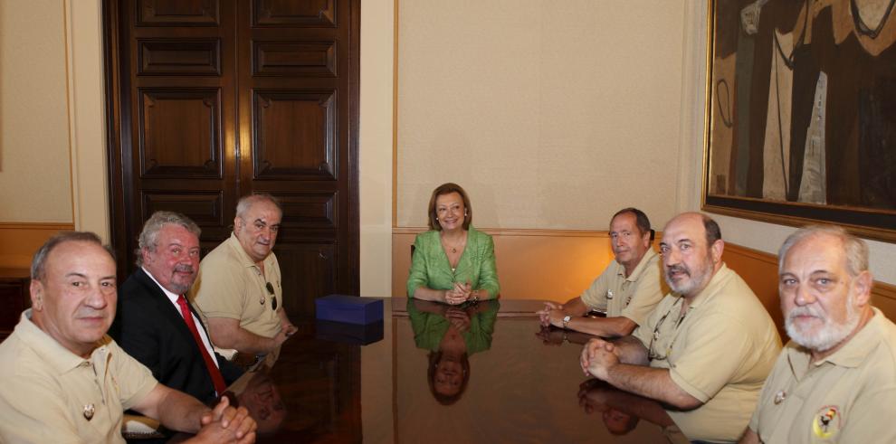 La Presidenta de Aragón recibe a los Veteranos del Sahara