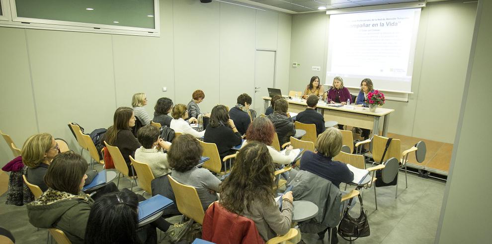 Éxito del taller de formación práctico “Acompañamiento Afectivo a las Familias” para profesionales del Gobierno de Aragón