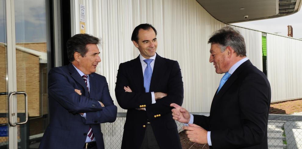 Oliván y Llombart visitan el Centro de Investigación Biomédica de Aragón 