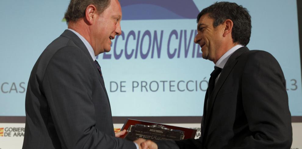 Aragón reconoce el mérito de los voluntarios de Protección Civil