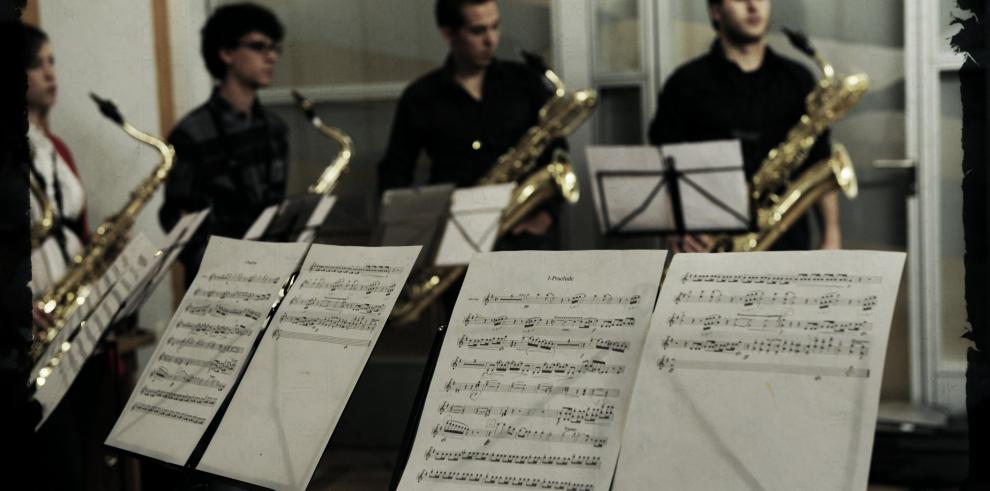 Los saxofones del Conservatorio Superior de Aragón llenan de música Graus 