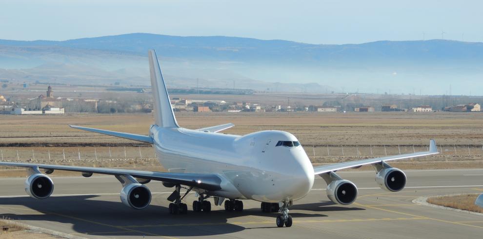 Un nuevo Boeing 747 aterriza en el Aeropuerto de Teruel procedente de Francia