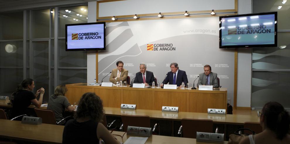 El Gobierno de Aragón y SAECA presentan una nueva línea de avales para emprender obras de modernización de regadío en Aragón 