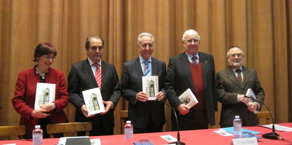 Modesto Lobón preside la presentación de un nuevo libro de la Fundación Seminario de Investigación para la Paz