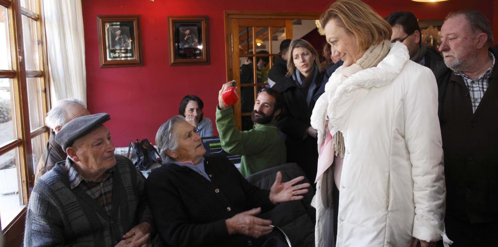 La Presidenta de Aragón se desplaza a la zona de incendio de Castanesa