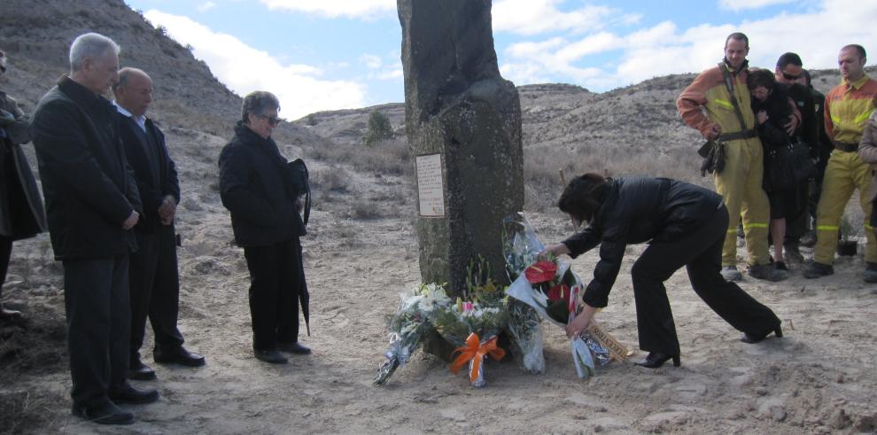 Sentido homenaje a los brigadistas fallecidos hace un año en Villastar