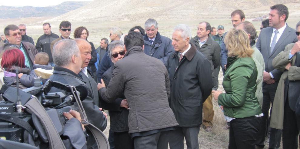 Sentido homenaje a los brigadistas fallecidos hace un año en Villastar