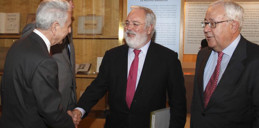 Arias Cañete da absoluta prioridad al recrecimiento de Yesa