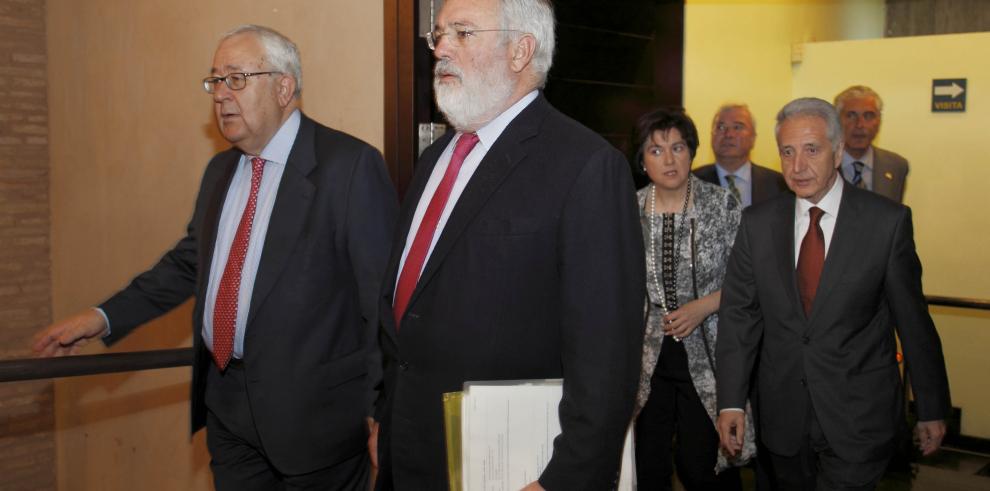 Arias Cañete da absoluta prioridad al recrecimiento de Yesa