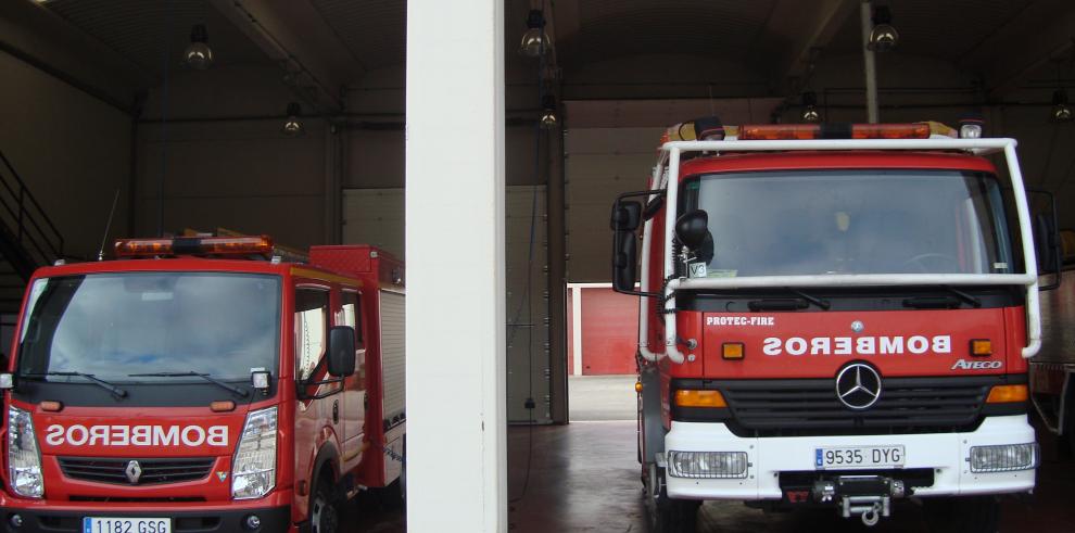 Suárez ensalza el trabajo que se realiza desde el parque de bomberos de la Comarca del Somontano