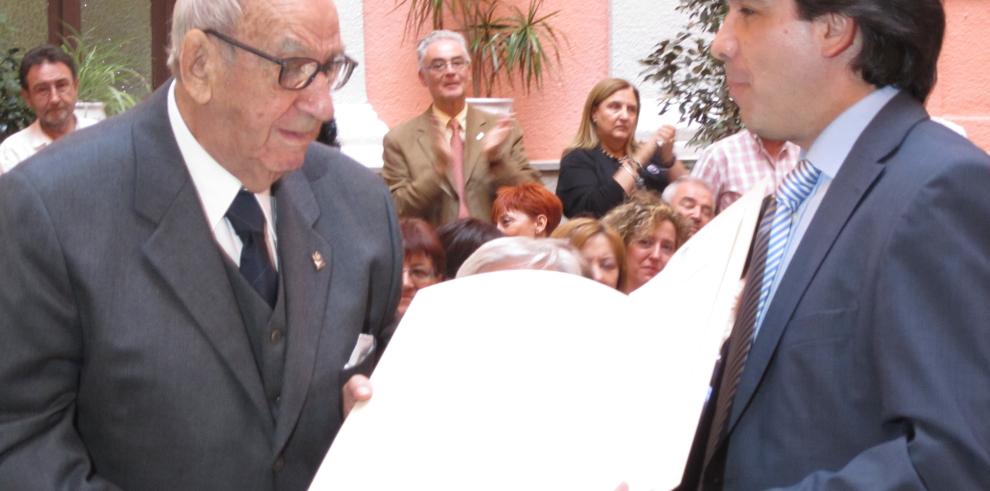 El Gobierno de Aragón entrega los Premios Literarios 2011