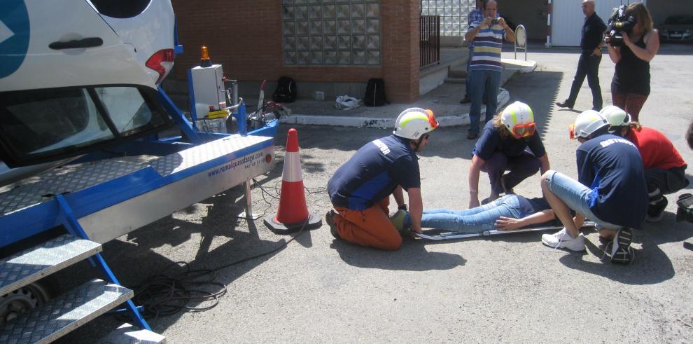 Empleados de Obras Públicas aprenden a conducir de forma segura vehículos pesados 