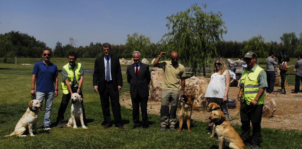 AUDIOS Y FOTOS DE LA PRESENTACIÓN PÚBLICA DE LA UNIDAD CANINA ANTIVENENO, A LA QUE HA ASISTIDO EL CONSEJERO, MODESTO LOBÓN