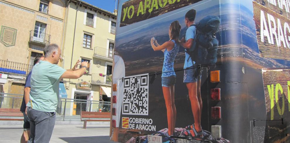 La campaña ‘¿Veraneas o aragoneas? Yo aragoneo’ visita Jaca para promocionar la Comunidad