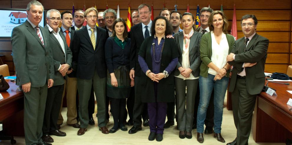 Aragón busca junto con otras comunidades simplificar la normativa en materia de vivienda