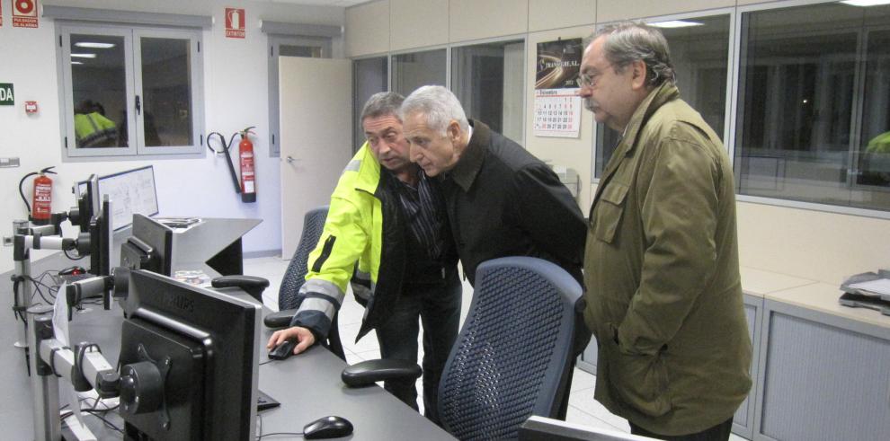 Lobón visita la fábrica de piensos Vall Companys, en Ejea de los Caballeros