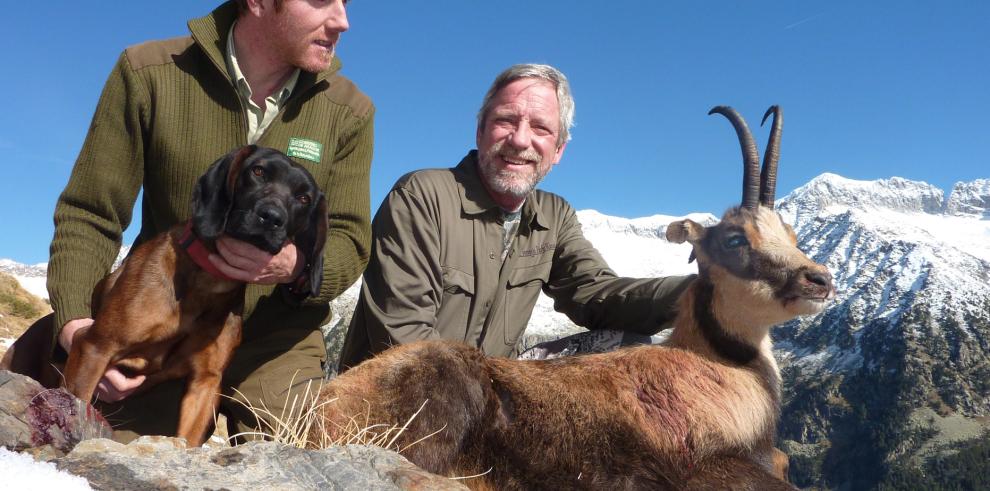 Caza al rececho del sarrio en las Reservas de Caza de Aragón