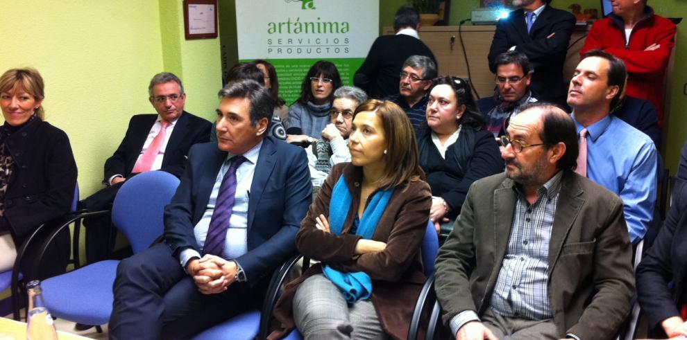 Oliván se reúne con la Coordinadora de Asociaciones de Personas con Discapacidad de Huesca (Cadis)