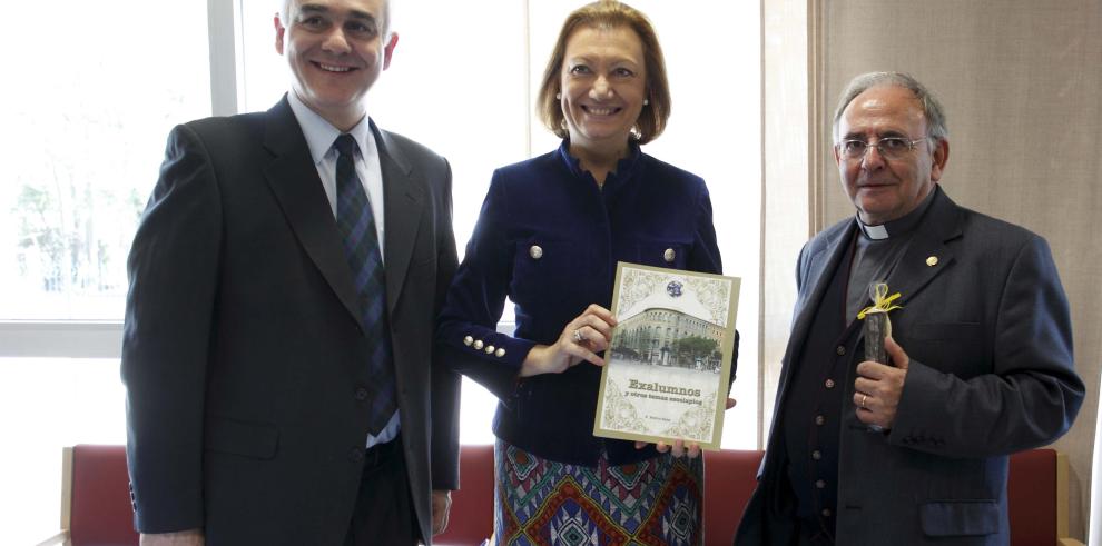 La Presidenta fija la protección de los mayores y la educación como factores clave en el desarrollo de Aragón