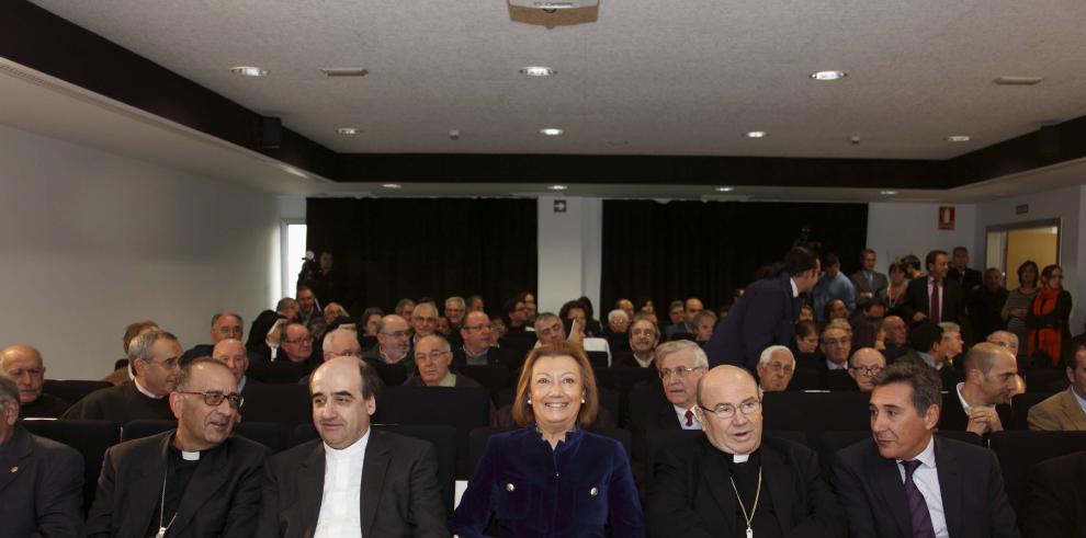 La Presidenta fija la protección de los mayores y la educación como factores clave en el desarrollo de Aragón