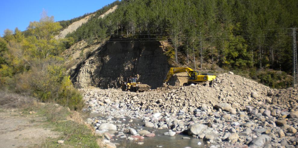 Rescate de truchas aisladas en el río Aragón a su paso por Castiello de Jaca