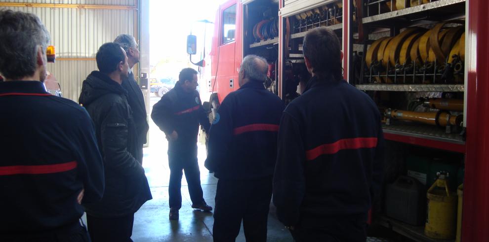 Antonio Suárez conoce los Parques de Bomberos de Daroca y Cariñena