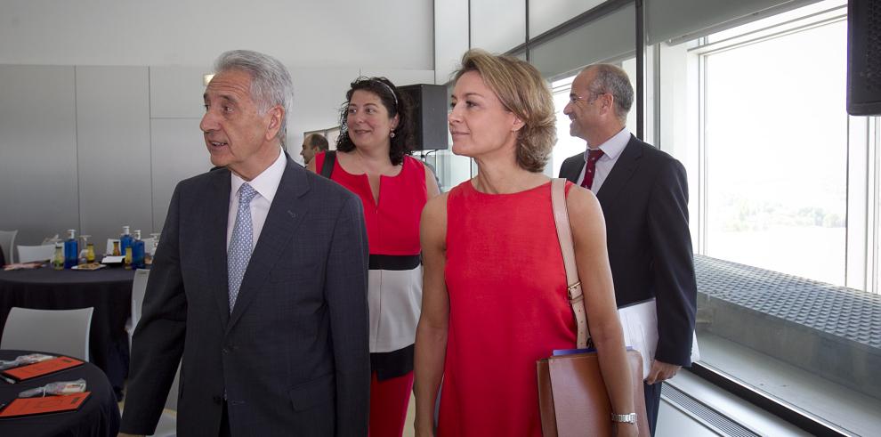 García Tejerina apoya la puesta en marcha de la Estrategia de la Agroindustria en Aragón