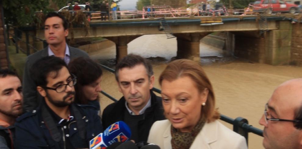 Luisa Fernanda Rudi visita Sádaba tras las inundaciones