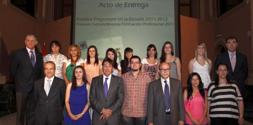 Alumnos del IES Tiempos Modernos de Zaragoza y el CPIFP San Lorenzo de Huesca, premiados en el programa de innovación “Emprender en la escuela”