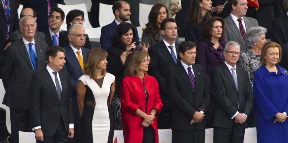 Luisa Fernanda Rudi asiste al Acto Solemne de Homenaje a la Bandera Nacional y al Desfile Militar