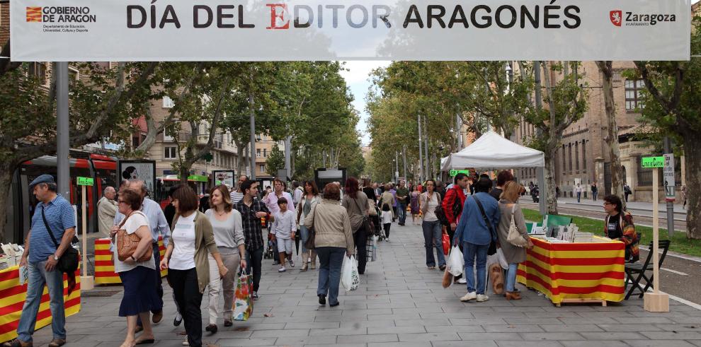 Editores y autores aragoneses sacan sus libros a la calle 