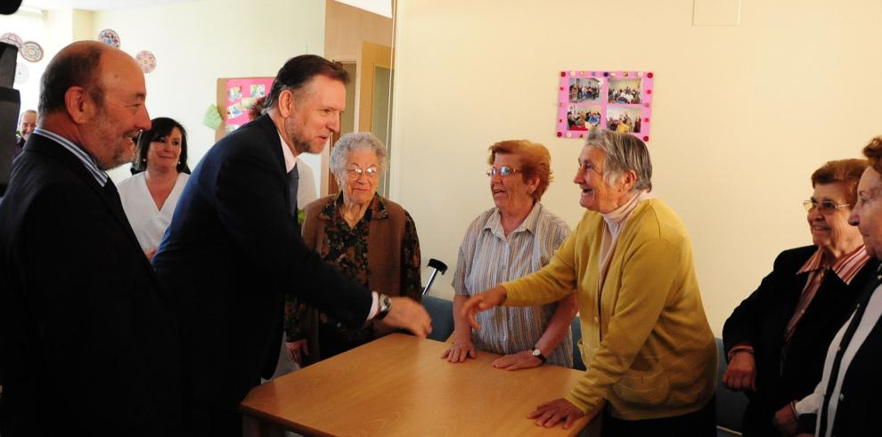 El presidente de Aragón ha visitado el Centro de Día de Alcampell 