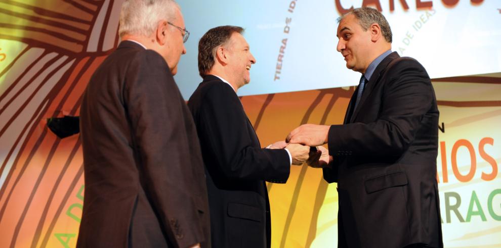 Carlos Barrabés recibe el premio Aragón 2011 y las Cámaras de Comercio e Industria de Huesca, Zaragoza y Teruel, el Premio Aragón Internacional