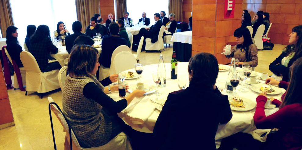 El consejero de Economía, Hacienda y Empleo inaugura la octava edición del Título de Experto en Información Económica 