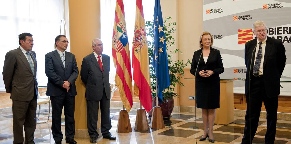 Reunión entre la Presidenta de Aragón y el Presidente de GM Europa