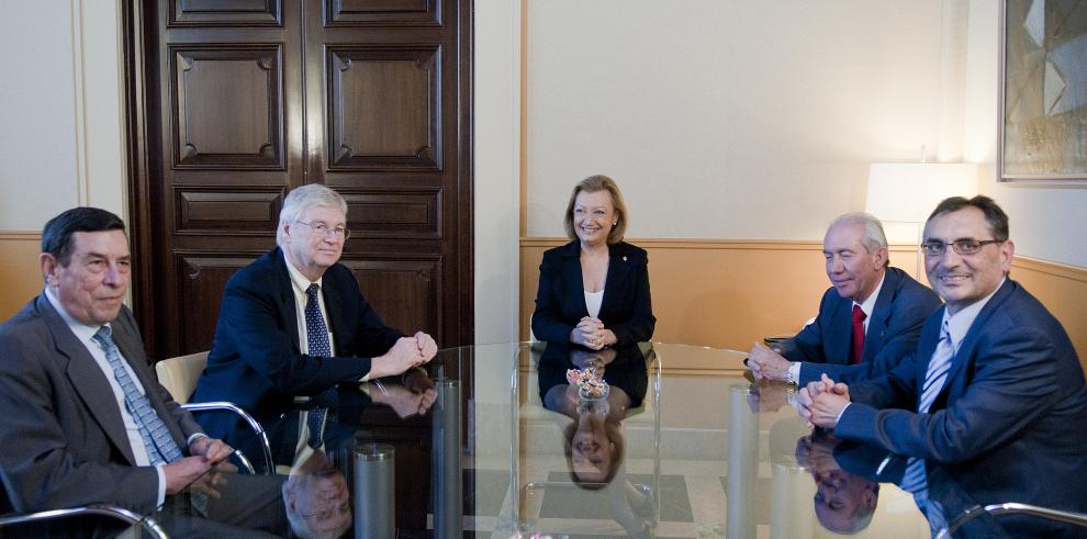 Reunión entre la Presidenta de Aragón y el Presidente de GM Europa