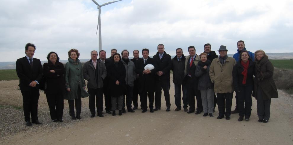 La Comisión de Industria de las Cortes de Aragón visita el parque eólico de I+D de Gamesa en Jaulín