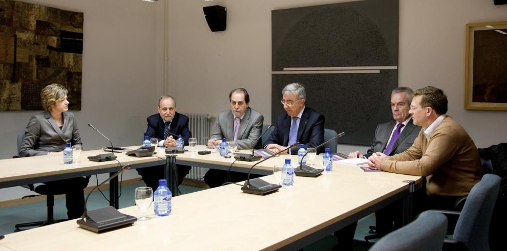 El consejero de Ciencia, Tecnología y Universidad ha visitado la UNED de Calatayud