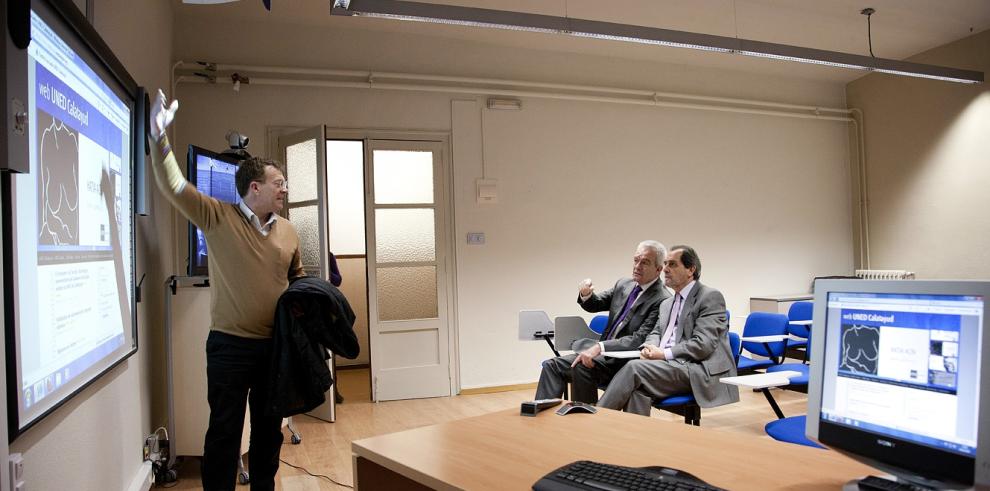 El consejero de Ciencia, Tecnología y Universidad ha visitado la UNED de Calatayud