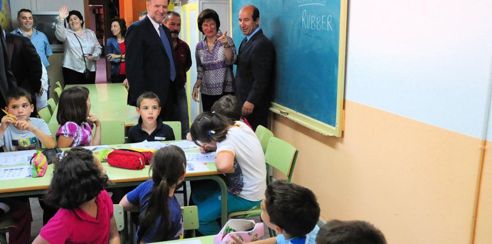 Marcelino Iglesias ha visitado la Escuela Infantil de Vencillón 